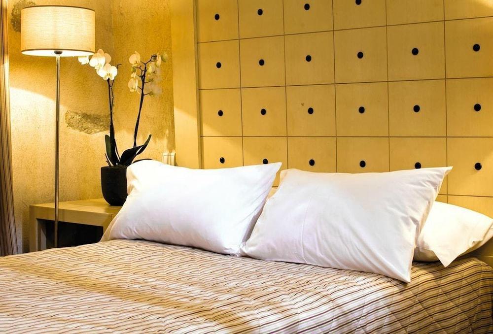 Hotel Les Remparts เมียร์พัวซ์ ภายนอก รูปภาพ