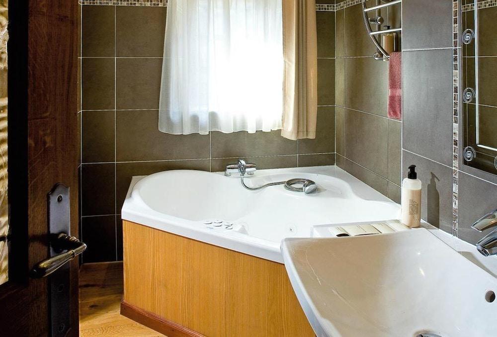 Hotel Les Remparts เมียร์พัวซ์ ภายนอก รูปภาพ