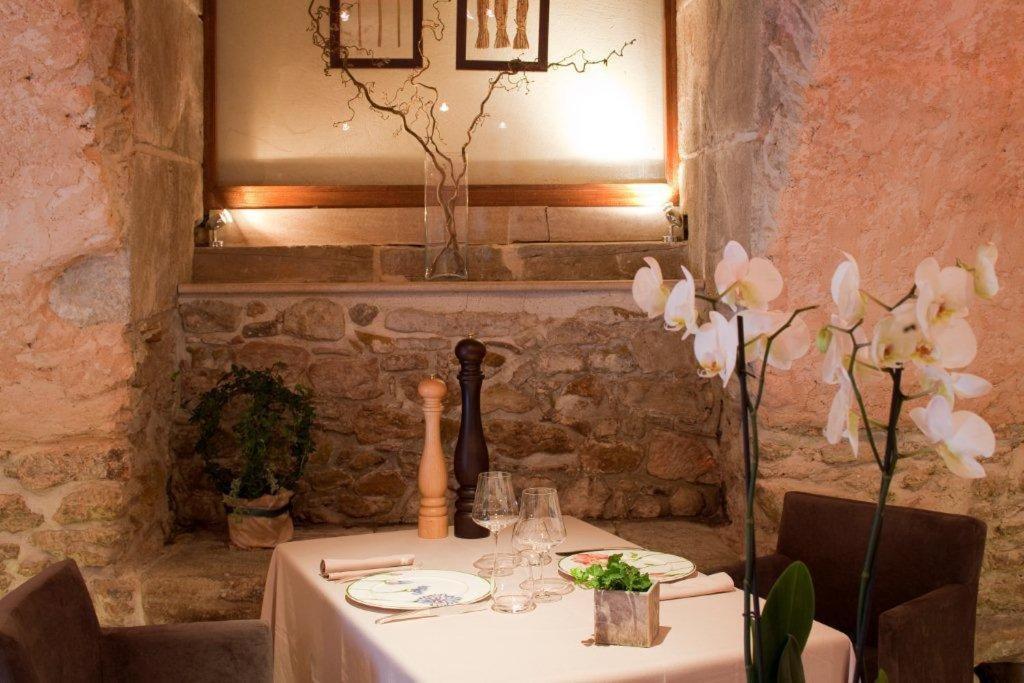Hotel Les Remparts เมียร์พัวซ์ ภายนอก รูปภาพ