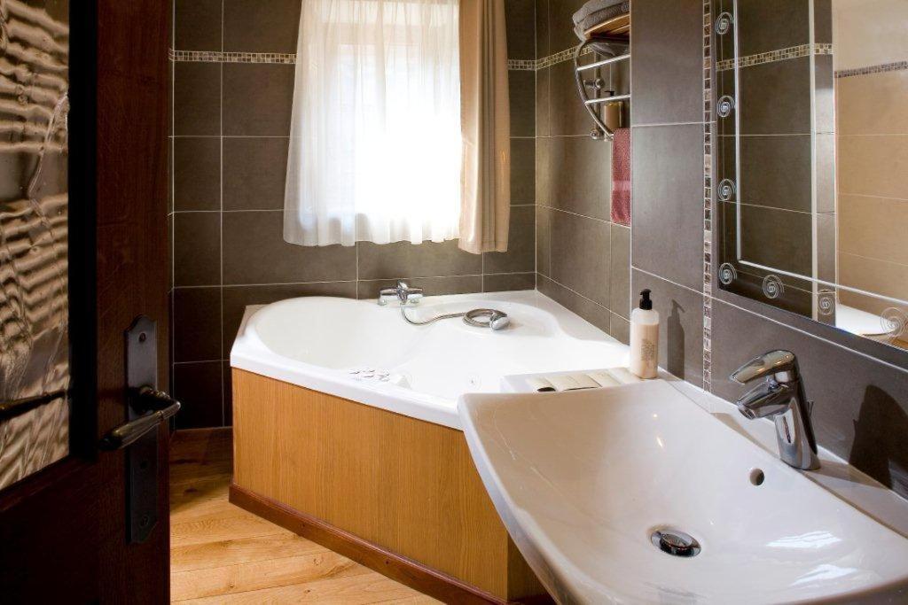Hotel Les Remparts เมียร์พัวซ์ ห้อง รูปภาพ