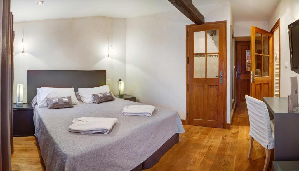 Hotel Les Remparts เมียร์พัวซ์ ห้อง รูปภาพ