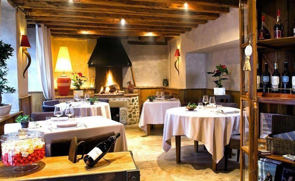 Hotel Les Remparts เมียร์พัวซ์ ภายนอก รูปภาพ